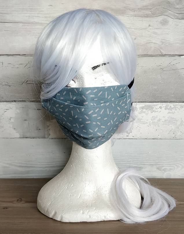 masque anti-projection en tissu lavable,motif confettis bleu, cadeau noel. non porté